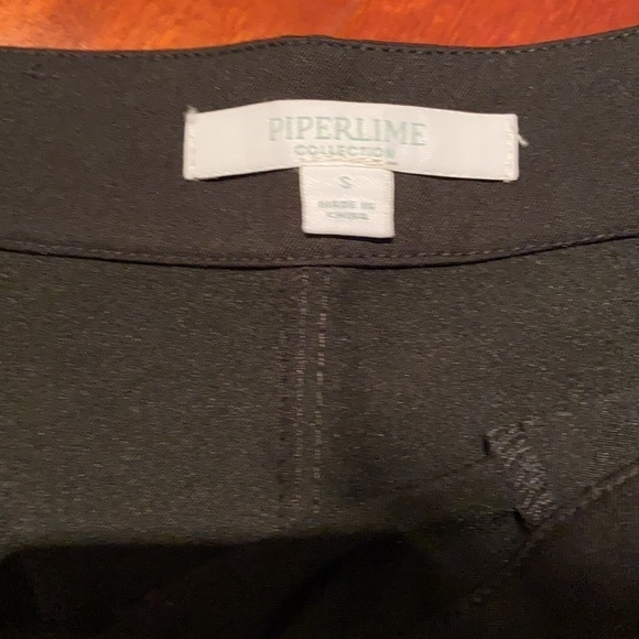 Black and yellow Piperlime shorts - Picture 3 of 4